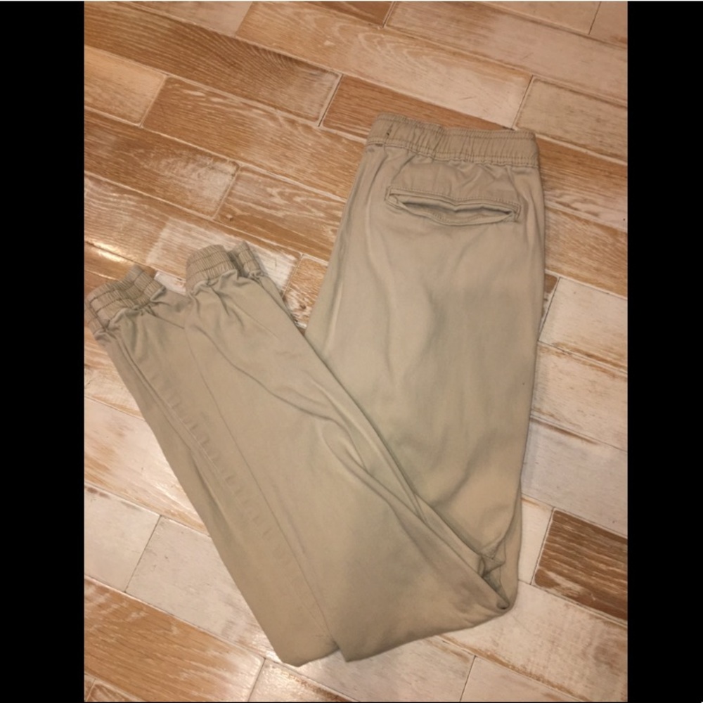 Men’s tan jogger
